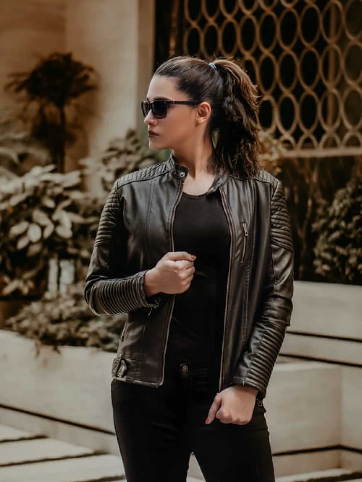 Модные женские куртки сезона: от бомберов до косух