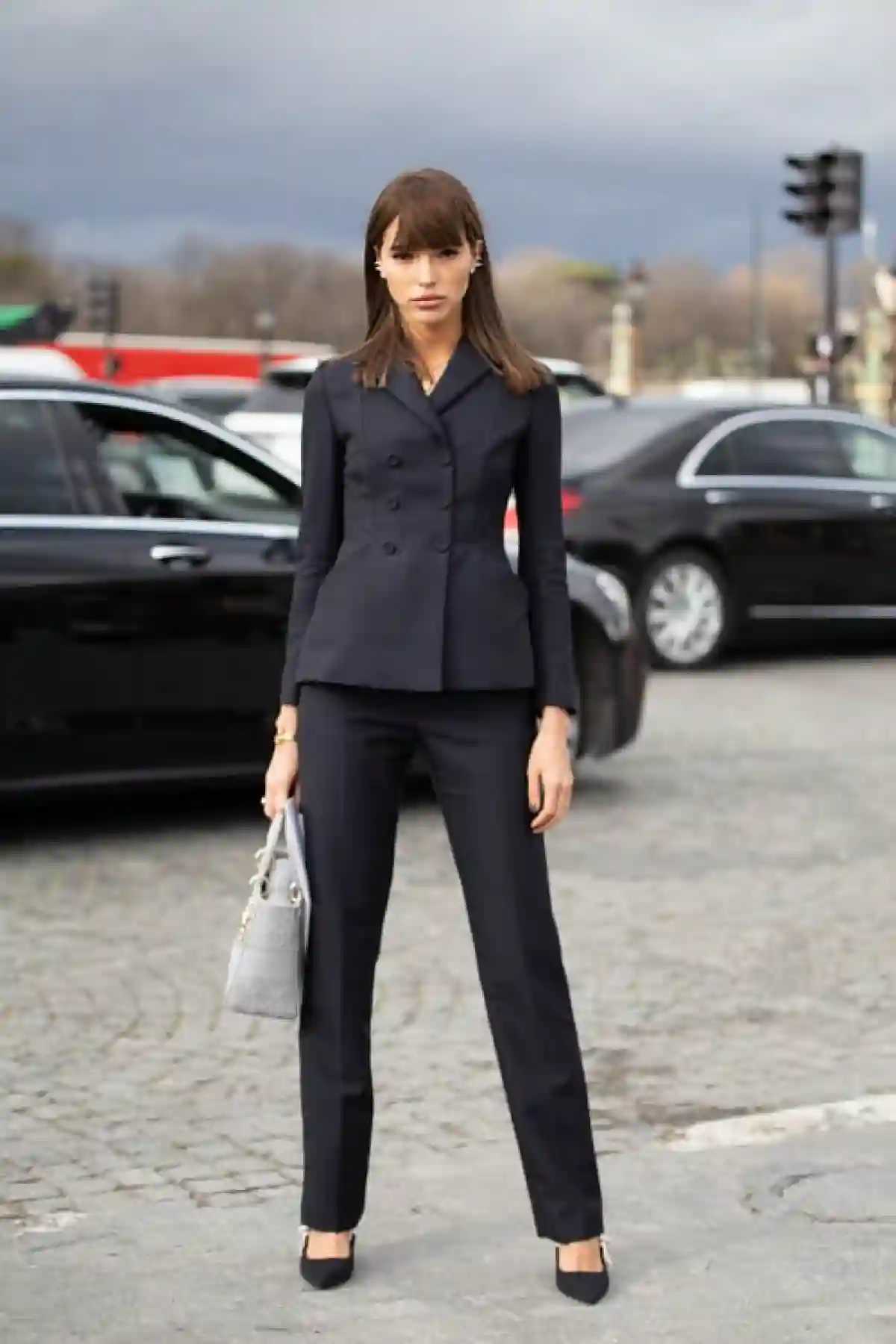 Выбираем женский деловой костюм: тонкости и нюансы