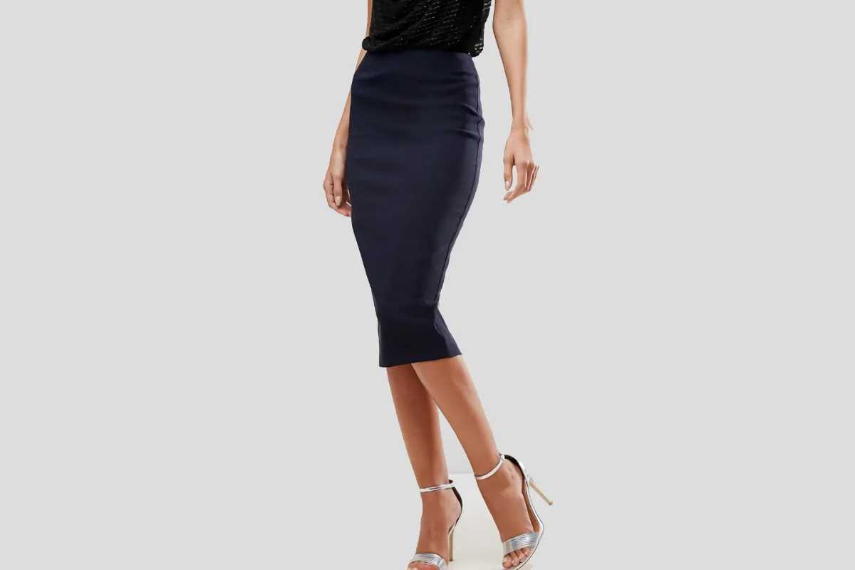 Женский деловой костюм